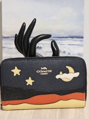 Coach C4533 Medium ID Zip Wallet Motif Night Desert Postcard in Midnight Gold
